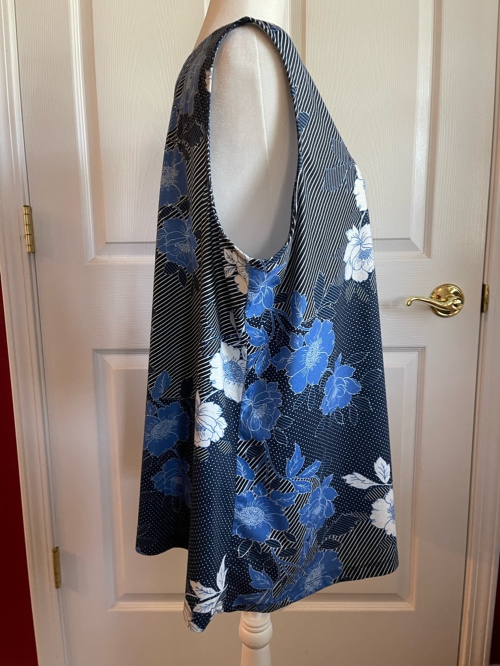 Catherines Navy Floral Print Sleeveless Blouse with Blue and White Flowers - Picture 7 of 8